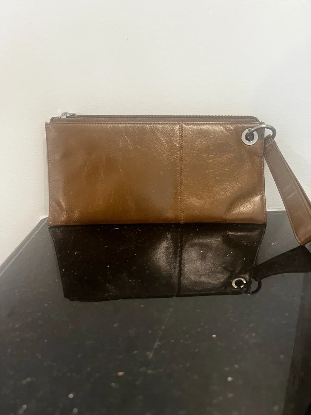 HOBO Vida Wristlet In Polished Leather - Truffle